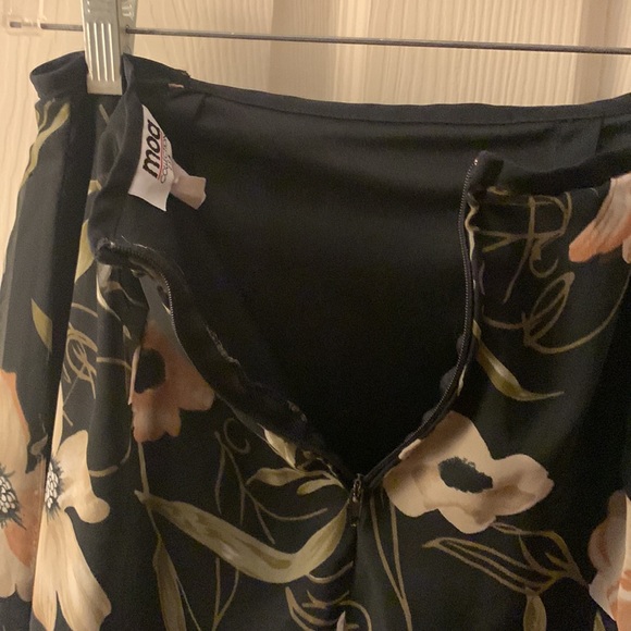 Vintage Maxi Skirt with flowers - Picture 6 of 9